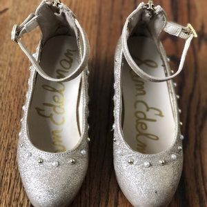 Used sparkley gold girls shoe with heel